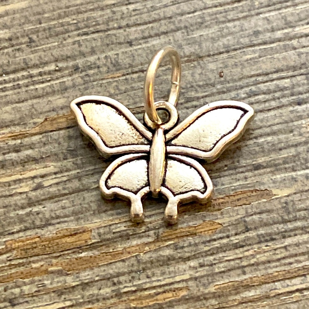 5/$10❤️❤️❤️NEW TIBETAN SILVER BUTTERFLY CHARM PENDANT